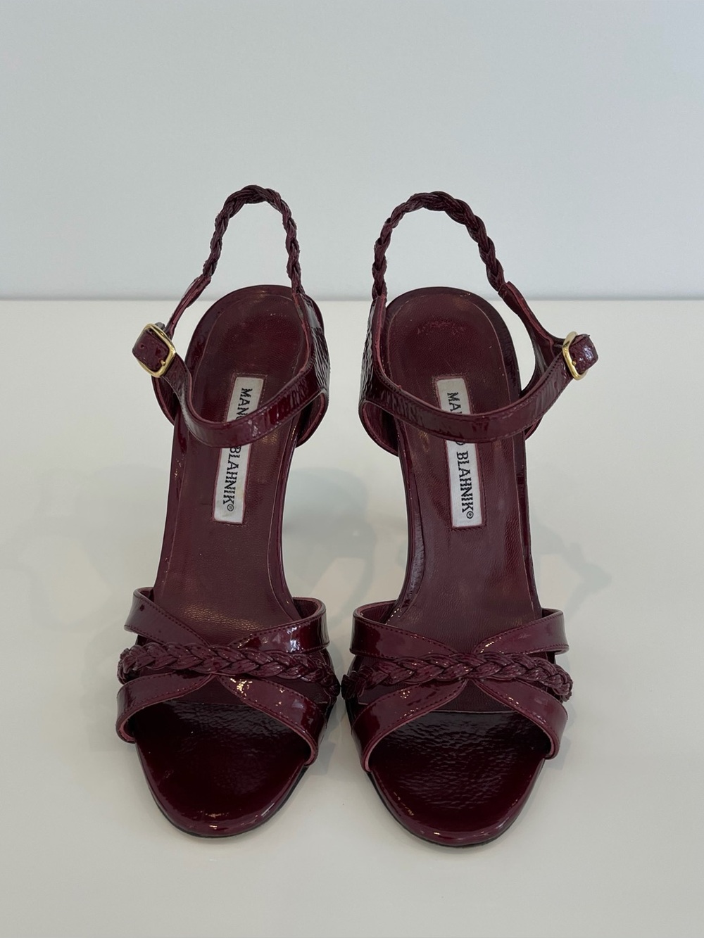 MANOLO BLAHNIK BURGUNDY PATENT LEATHER SANDALS SIZE IT 37.5 / US 7.5